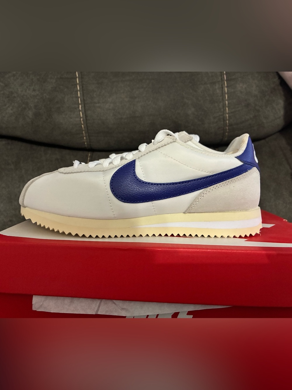 Nike women’s Classic Cortez - White with purple Swoosh brand new